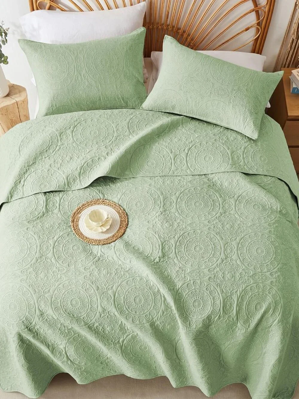 Sage Green Quilt Set - 3-Piece Reversible Bedspread